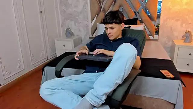 kraven_lust from StripChat is Freechat