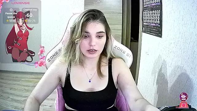 Kris_Moss from StripChat is Freechat