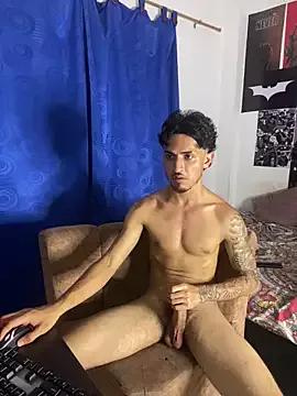 Kriss_Edwards from StripChat is Freechat