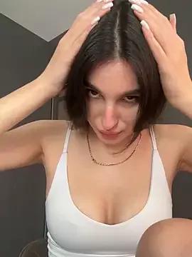 KristinLaur from StripChat is Freechat