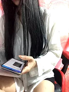Kylie_beem from StripChat is Freechat