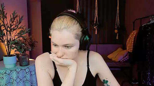 Teen sex cams free adult cams: check-out the satisfaction of conversing and c2c with our stunning models, who will teach you all about seduction and dreams with their smoking hot shapes.
