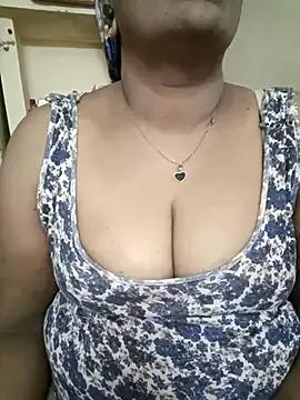 Lalli-Sexy from StripChat is Freechat