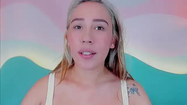 Lannajansen from StripChat is Freechat