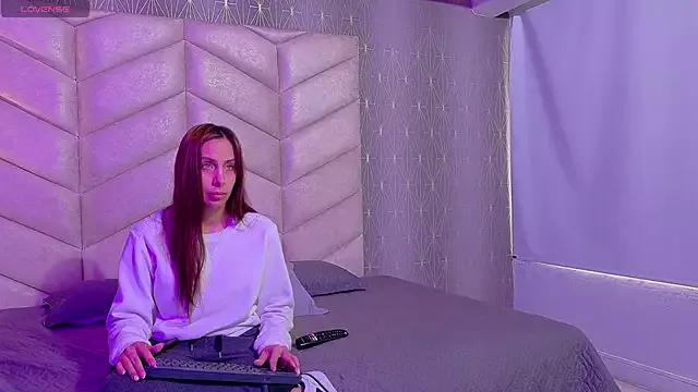 LannaRossi from StripChat is Freechat