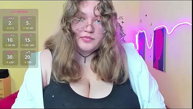 LannyBarrby from StripChat is Freechat
