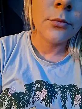 LaRa_forU from StripChat is Freechat