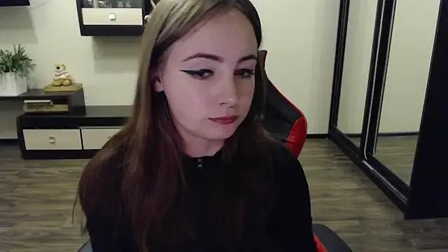 Laralianna from StripChat is Freechat