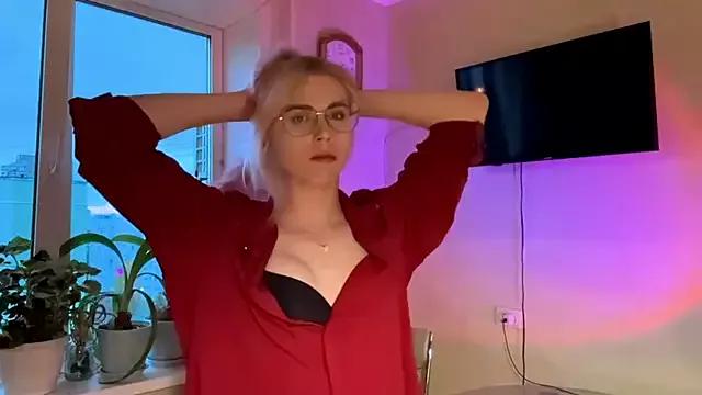 LatanyaRein from StripChat is Freechat