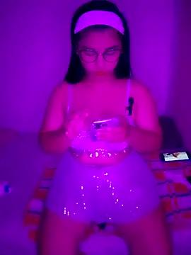 Latina_culona from StripChat is Freechat