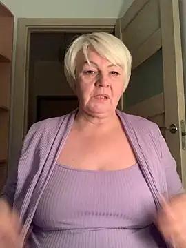 Laura_Millf from StripChat is Freechat