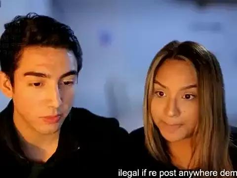 laurale_phillipe from StripChat is Freechat