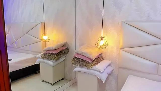 laurettedela_rouse from StripChat is Freechat