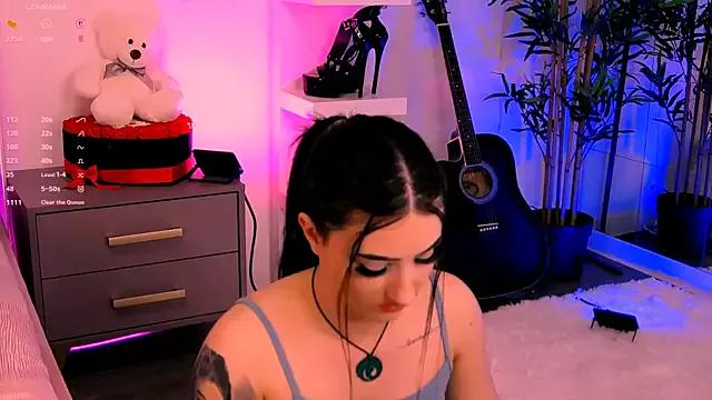 LaylaBrown from StripChat is Freechat