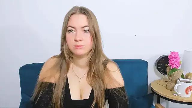 LeaNaughty from StripChat is Freechat