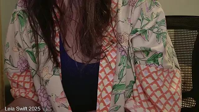 LeiaSwift from StripChat is Freechat