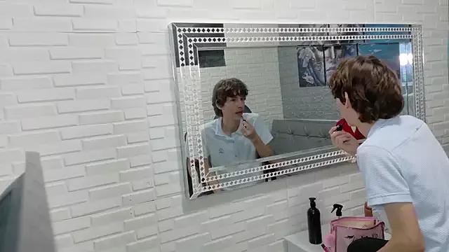 lenni_sirius from StripChat
