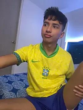 Leonarrrd_01 from StripChat is Freechat