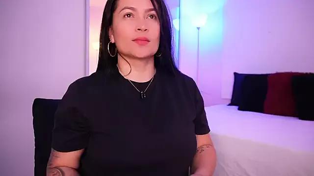 leslie_k from StripChat is Freechat