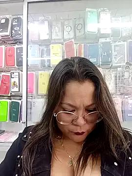 lia-taylor33 from StripChat is Freechat