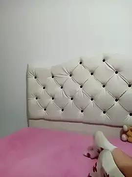 lia_whitexx from StripChat is Freechat