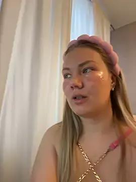 LianaCruz__ from StripChat is Freechat