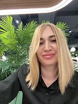 LILI_25_25 webcams show profile image 