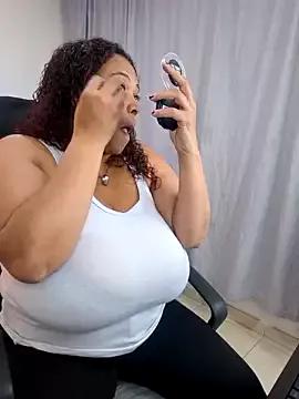 lilibella_boooobs from StripChat is Freechat