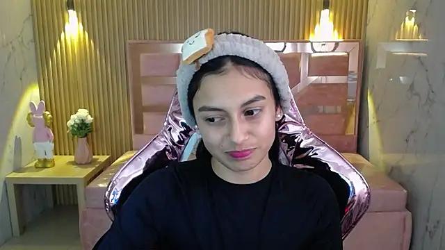 lilith_petit_sub from StripChat is Freechat