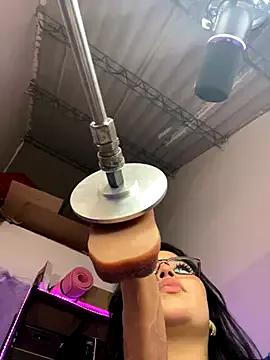 Lillykinky5 from StripChat is Freechat
