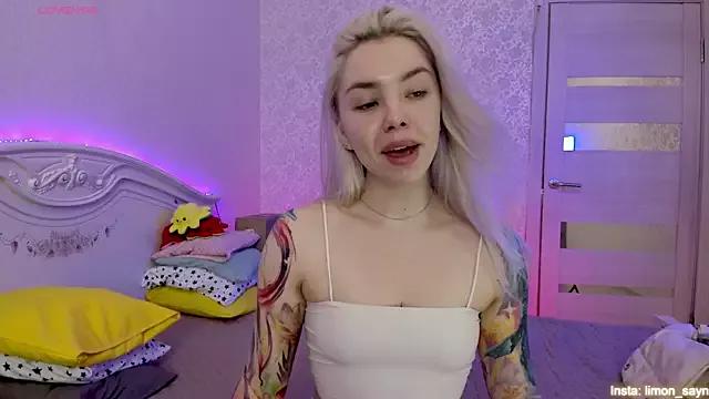 LillyMoure_ from StripChat is Freechat