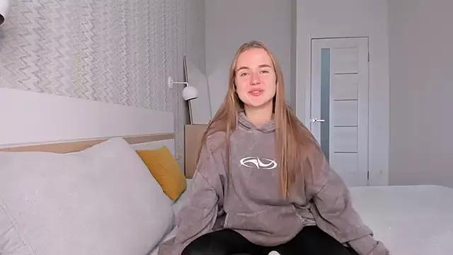 LilMary_ from StripChat is Freechat