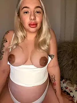 Lily-Lovexox from StripChat is Freechat