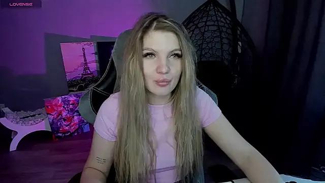 lily_williamss from StripChat is Freechat