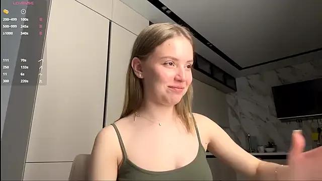 LinaMoonBlessed from StripChat is Freechat