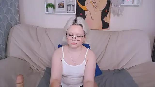 LinaShyFox_ from StripChat is Freechat