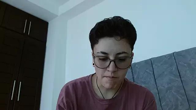 linda_33 from StripChat is Freechat