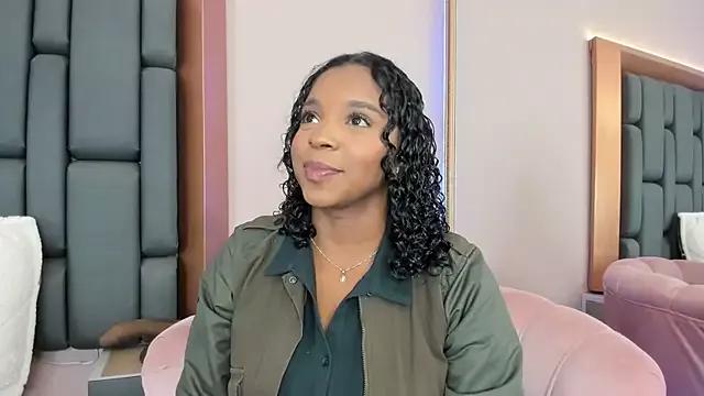 LisaMendez from StripChat is Freechat