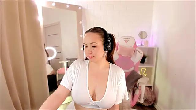 LisaSpicy from StripChat is Freechat