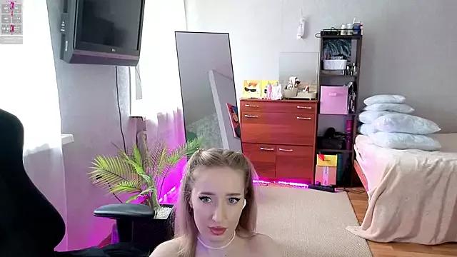 Little_Soph from StripChat is Freechat