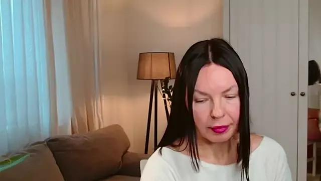 LittleNicolee from StripChat is Freechat