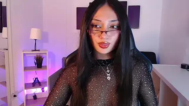 Lizzbella from StripChat is Freechat