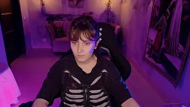 LolaAsmus from StripChat is Freechat