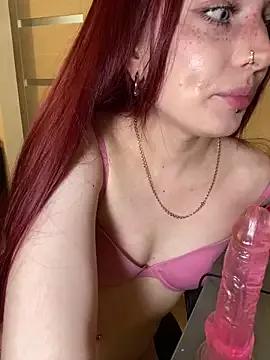 LolaBrattySweetie from StripChat is Freechat