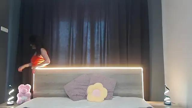 LolaHikls from StripChat