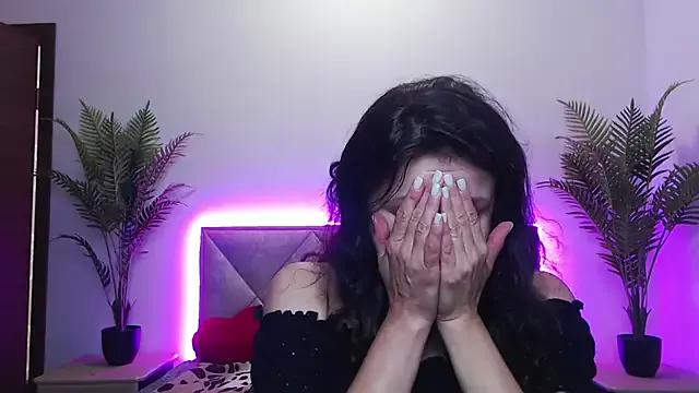 LolaHikls from StripChat
