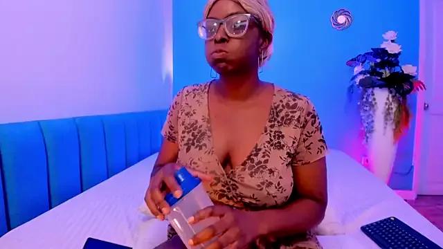 LolaJenkinss from StripChat is Freechat