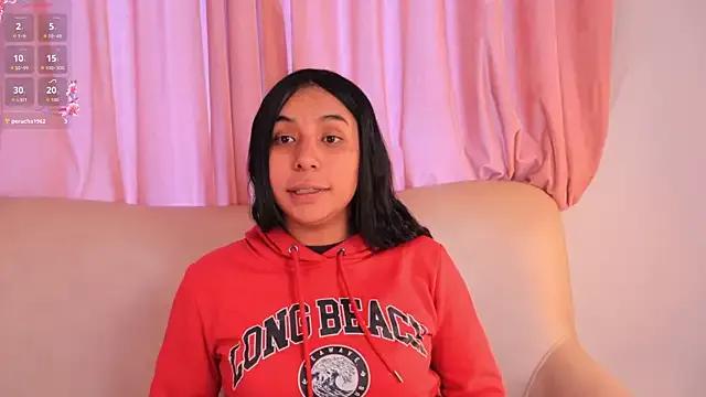 Lorraine_thompson from StripChat is Freechat
