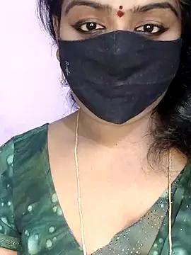 louise92 from StripChat is Freechat