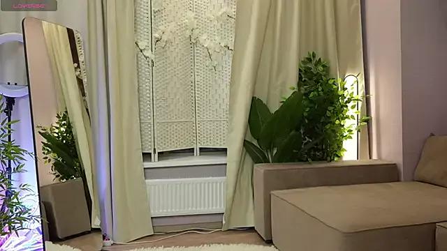 LouiseCollins from StripChat is Freechat